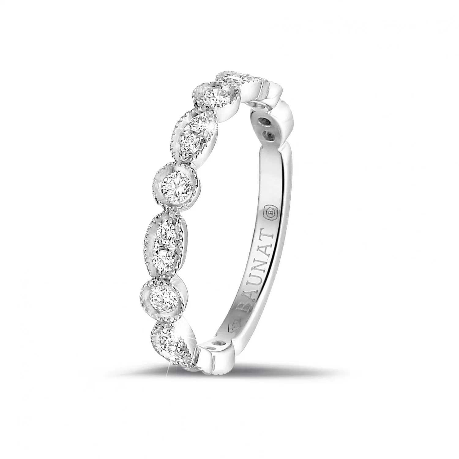 0.30 quilates alianza de combinación de diamantes en oro blanco con diseño de marquesa 
