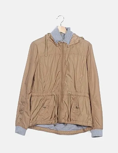 Bershka Trenca camel ligera