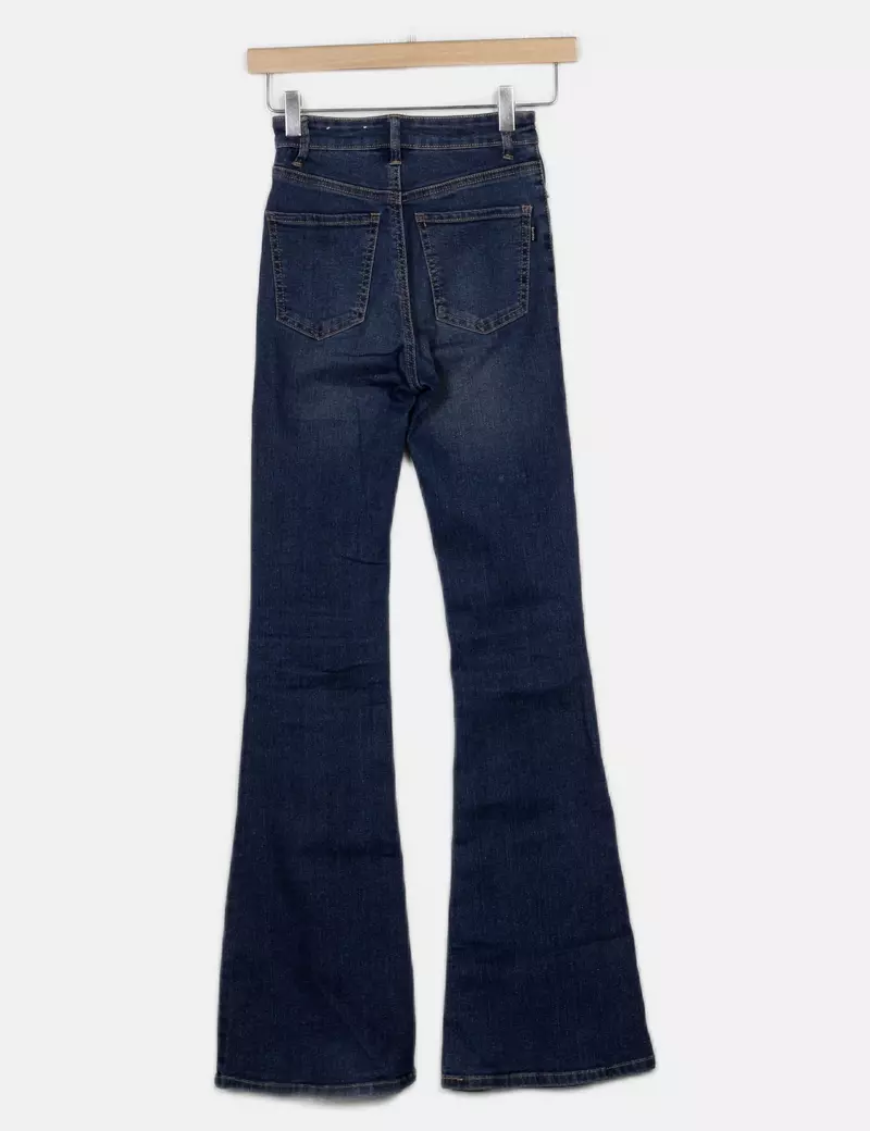 Bershka Vaqueros campana