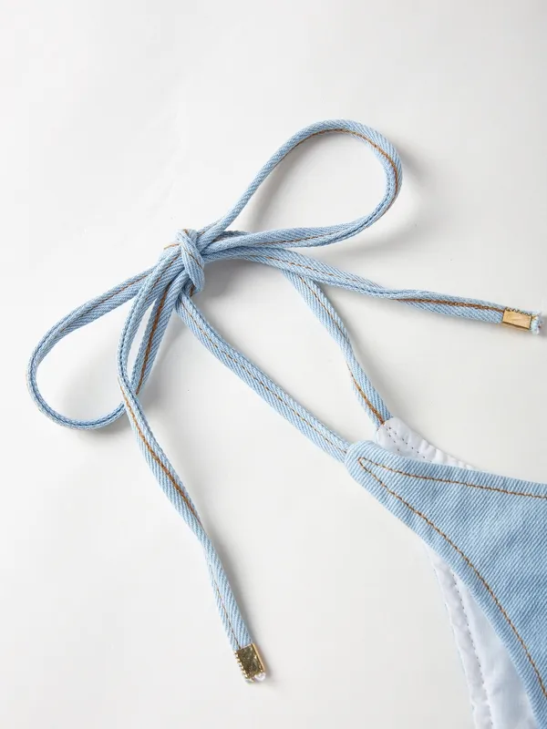 Bikinis de triángulo con cuello halter y empalme de mezclilla