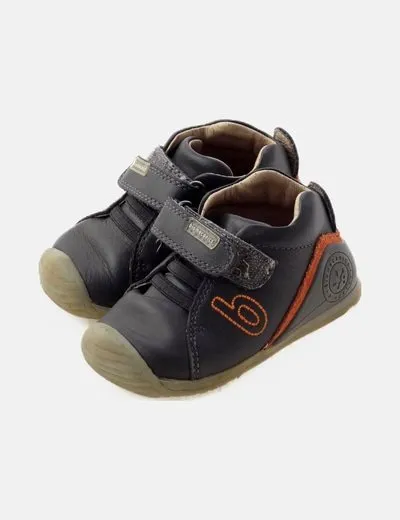 Biomecanics Zapatilla gris básica