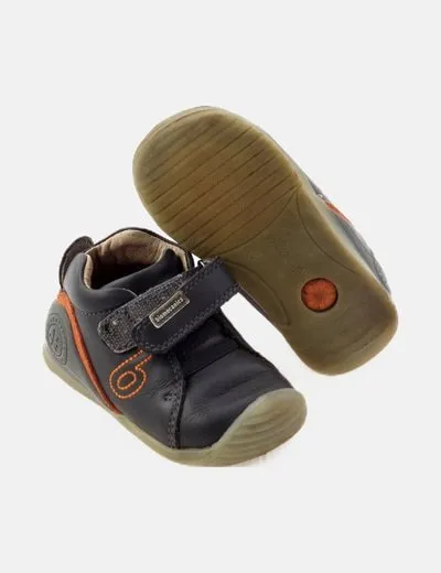 Biomecanics Zapatilla gris básica