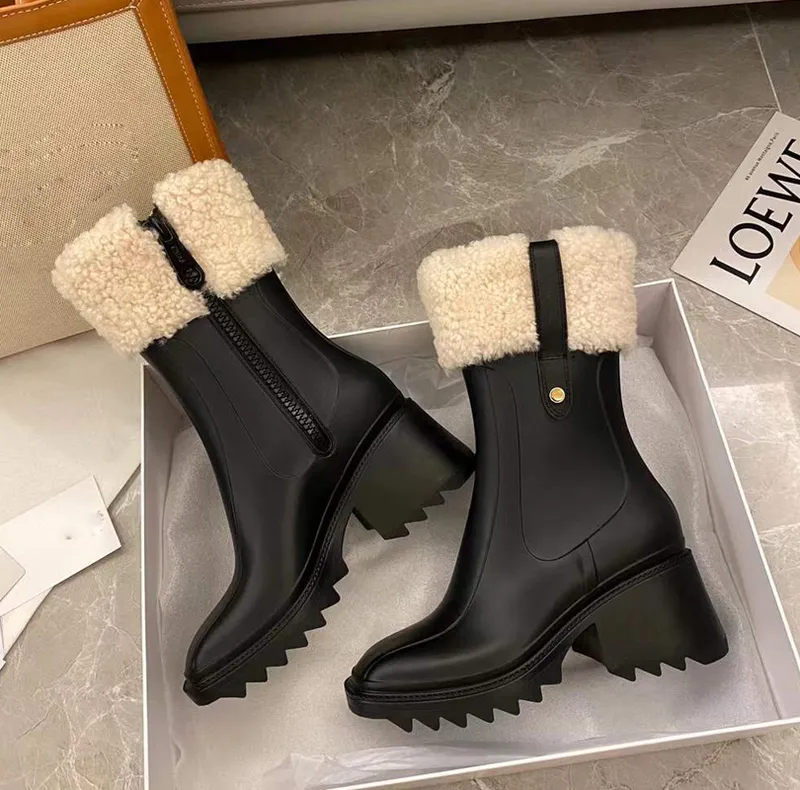 Botas de PVC Betty para mujer Tacones altos de piel Beeled Bota de lluvia alta hasta la rodilla Suelas de goma impermeables Well