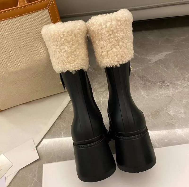 Botas de PVC Betty para mujer Tacones altos de piel Beeled Bota de lluvia alta hasta la rodilla Suelas de goma impermeables Well