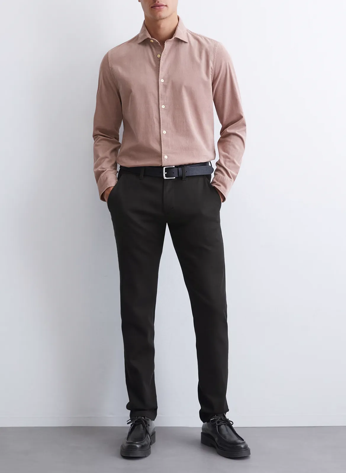 Camisa clásica de cuello recto en algodón orgánico en rosa