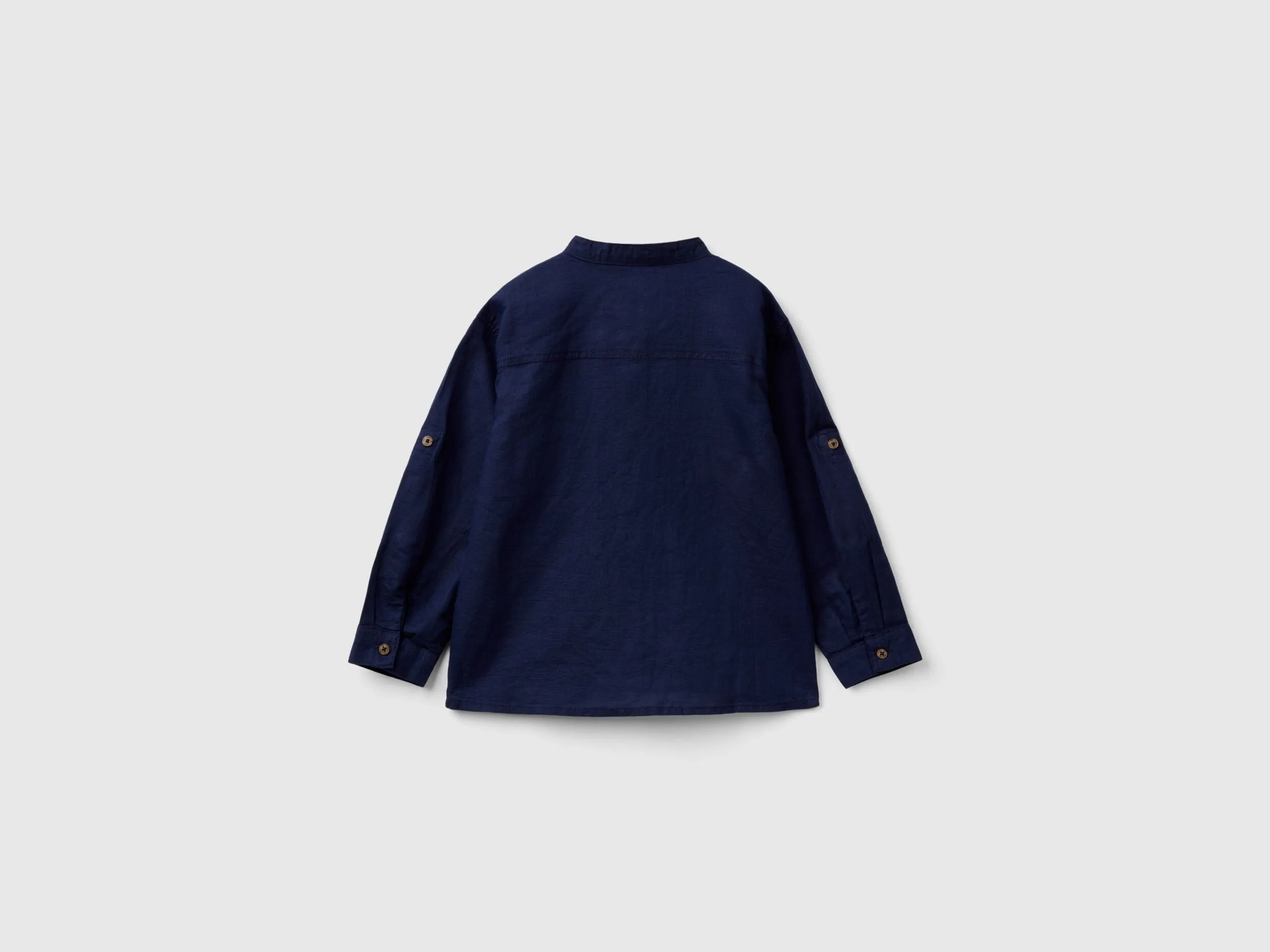 Camisa de lino mixto con cuello mao