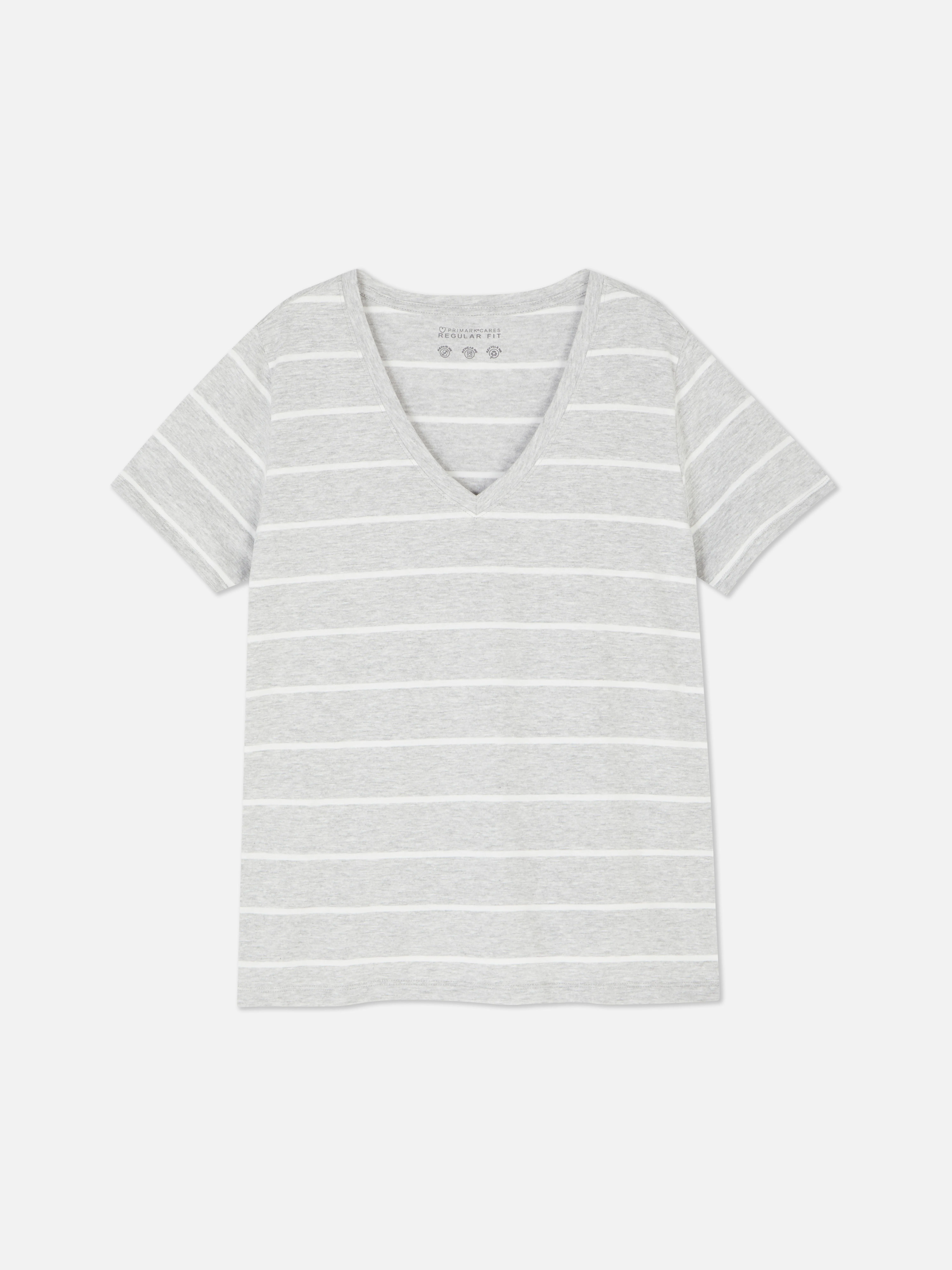 Camiseta a rayas con cuello de pico