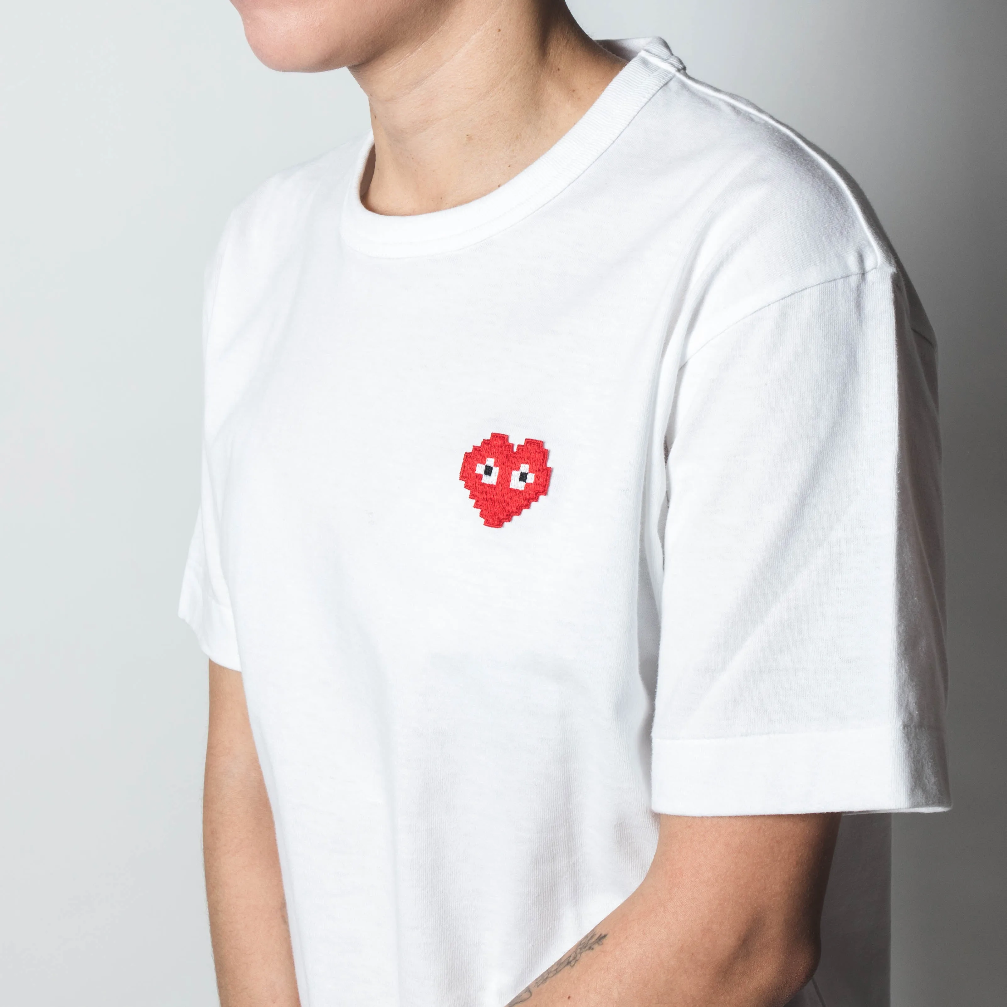 CDG PLAY X Invader W Red Heart Tee White M