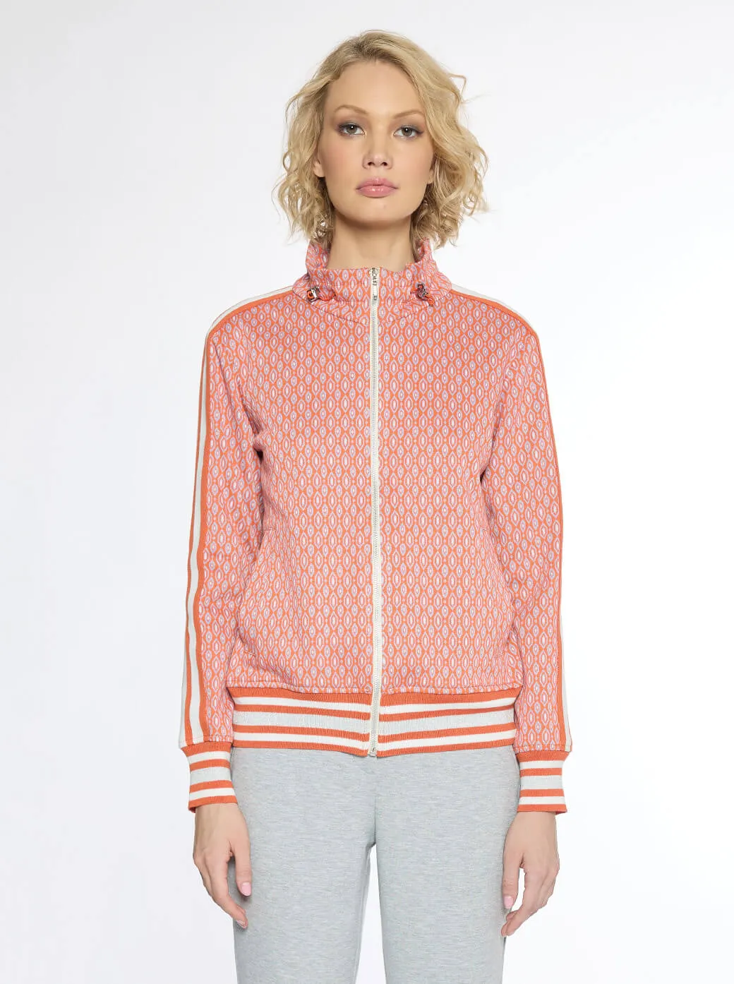 Chamarra Salmon estampada Comfort