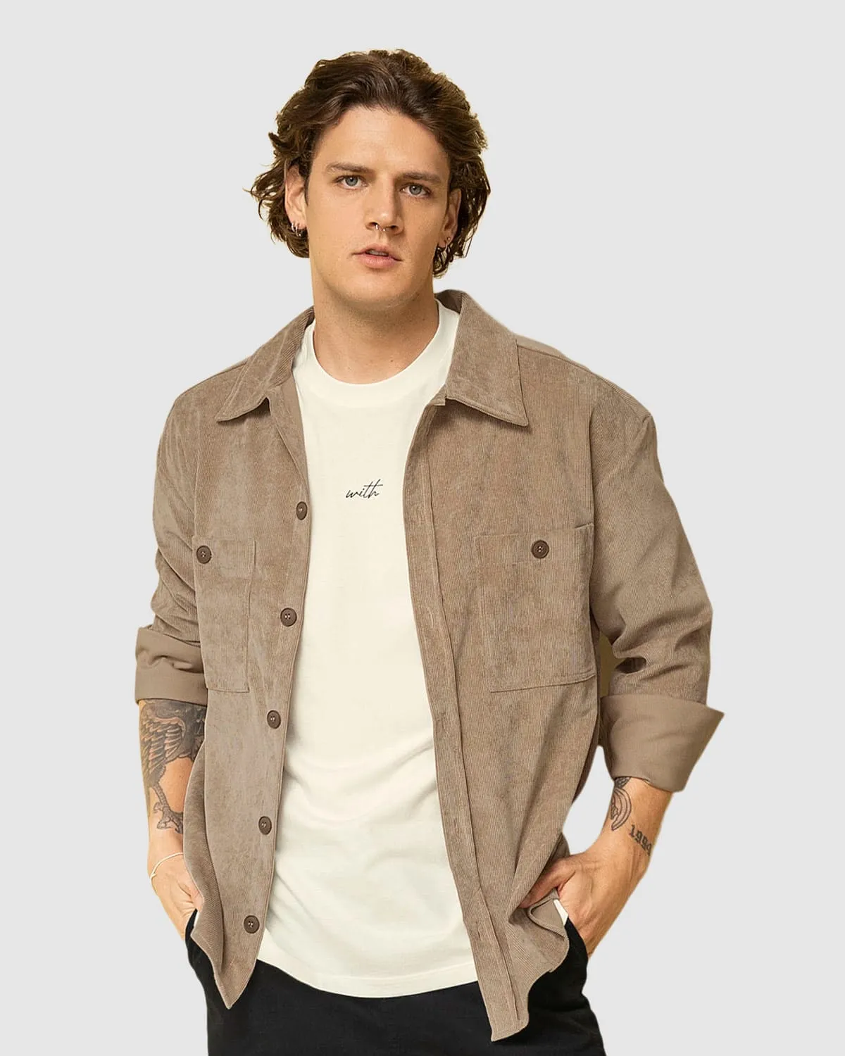 Chaqueta manga larga tipo corduroy para hombre