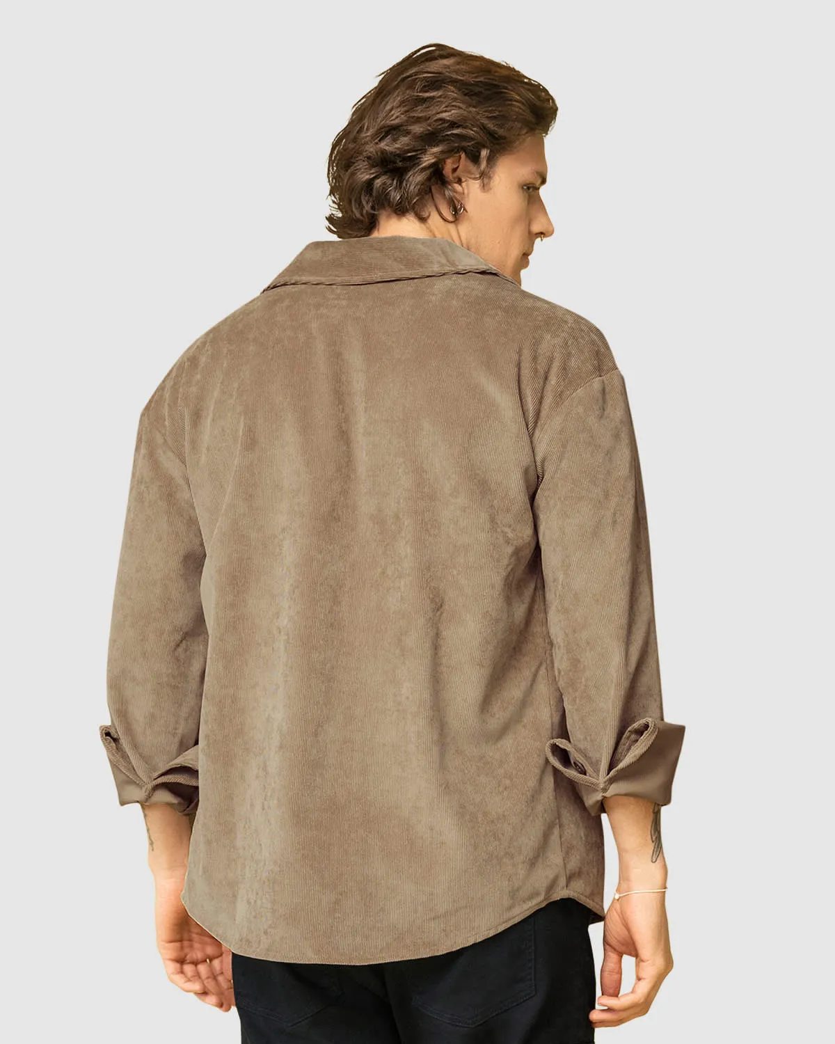 Chaqueta manga larga tipo corduroy para hombre