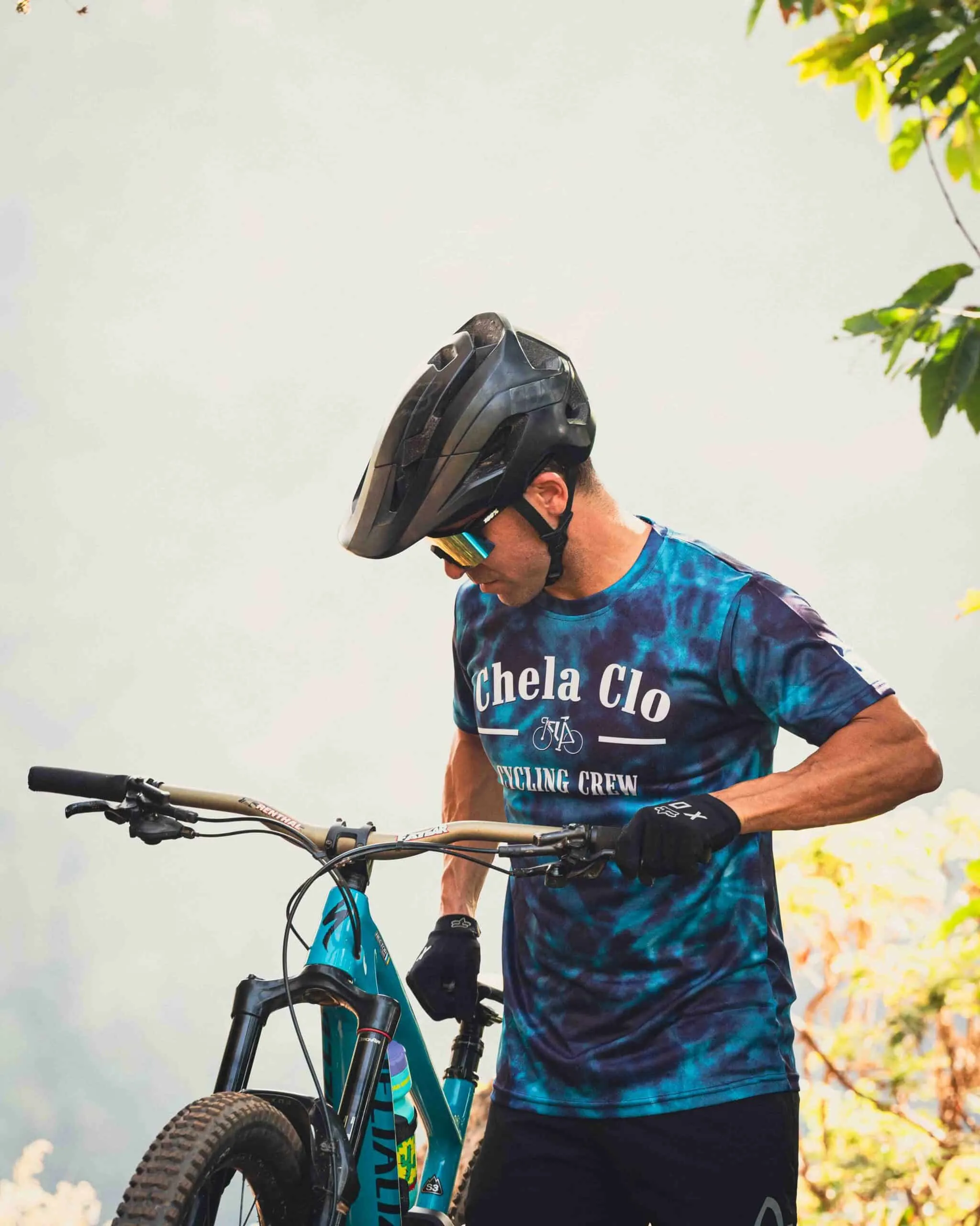 Chela Clo – Camiseta Biker deep blue dye