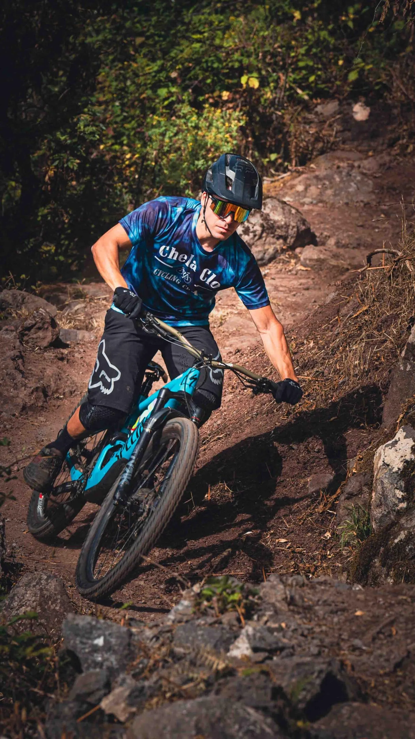 Chela Clo – Camiseta Biker deep blue dye