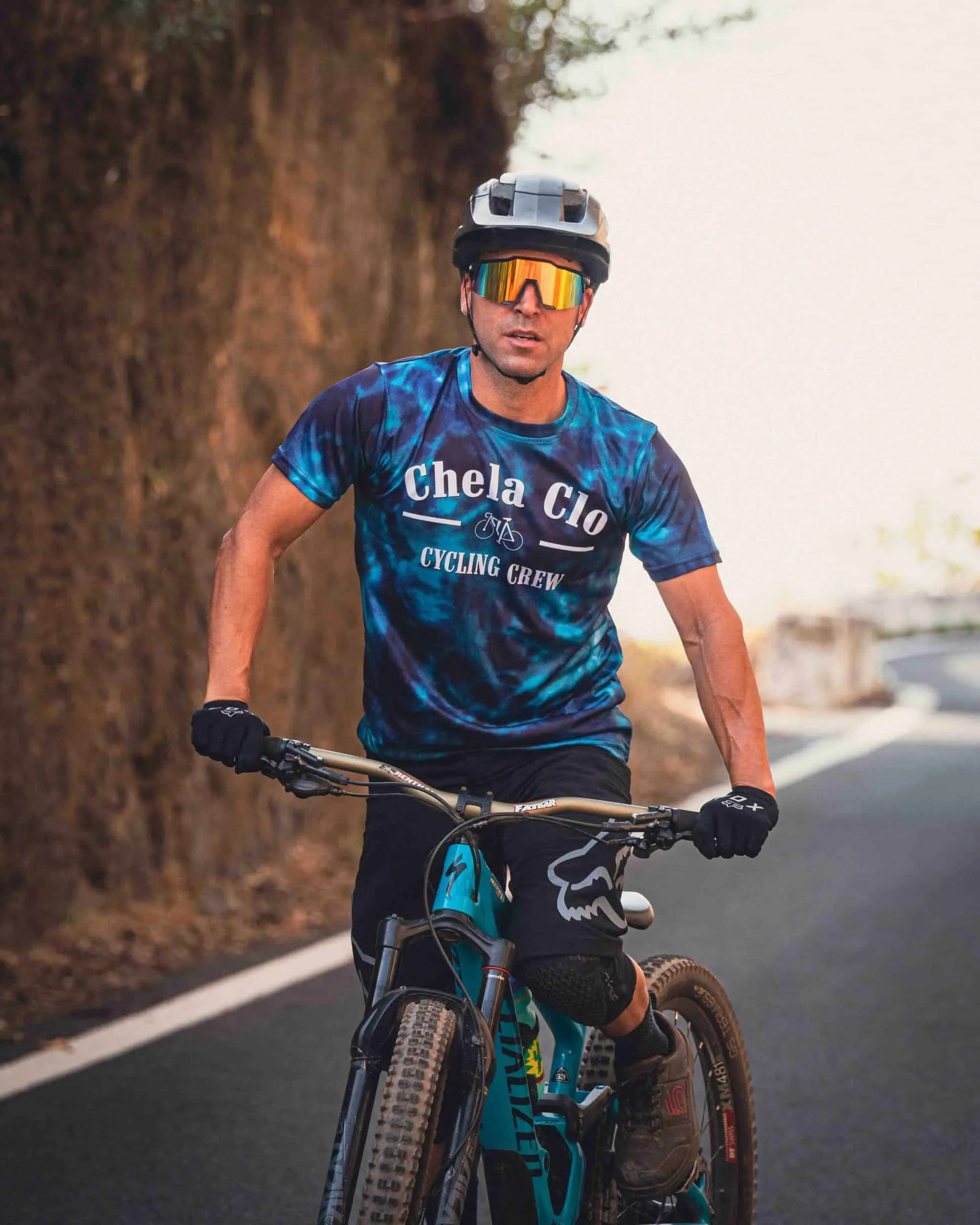 Chela Clo – Camiseta Biker deep blue dye