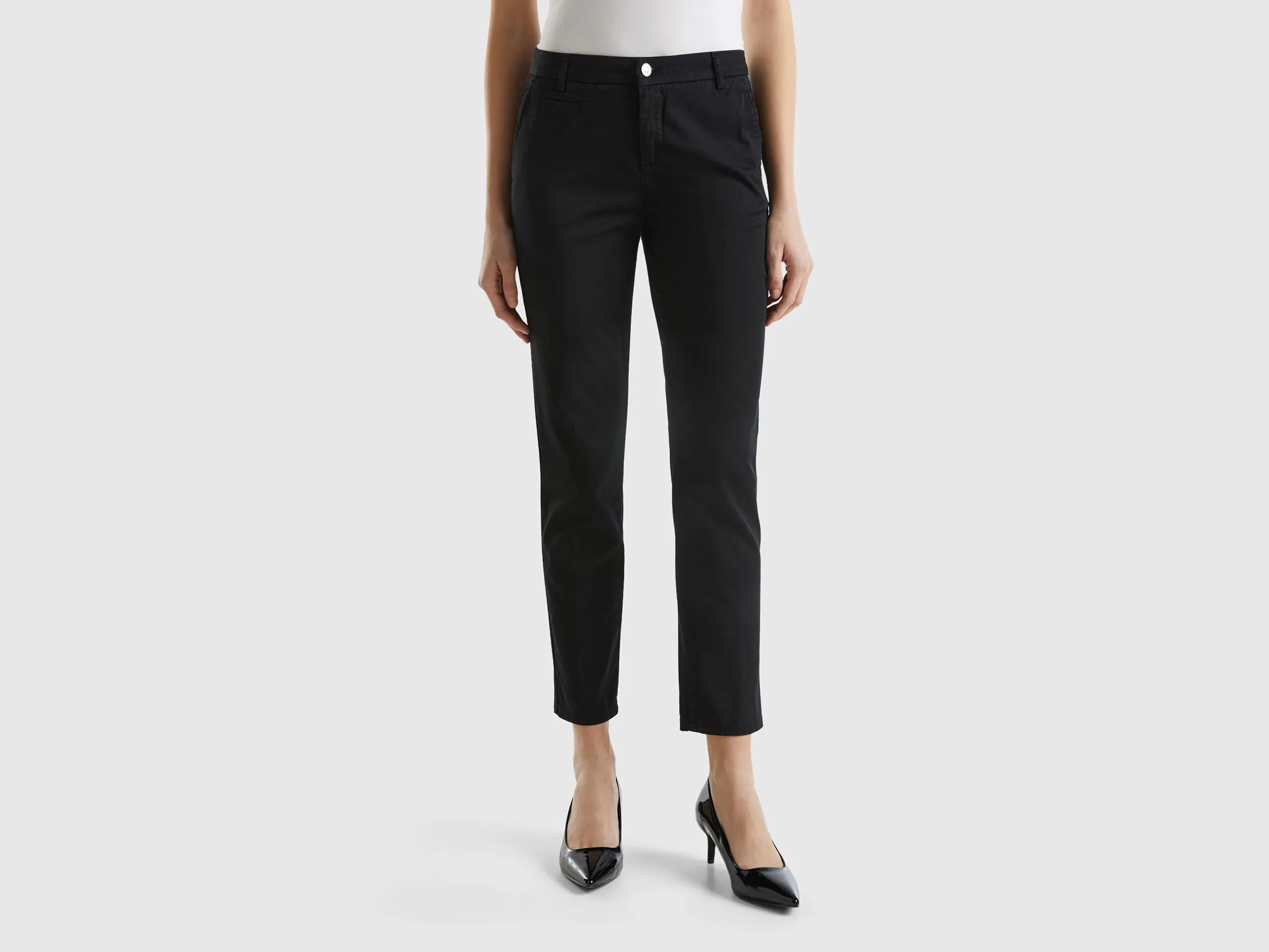 Chinos slim fit de algodón negro