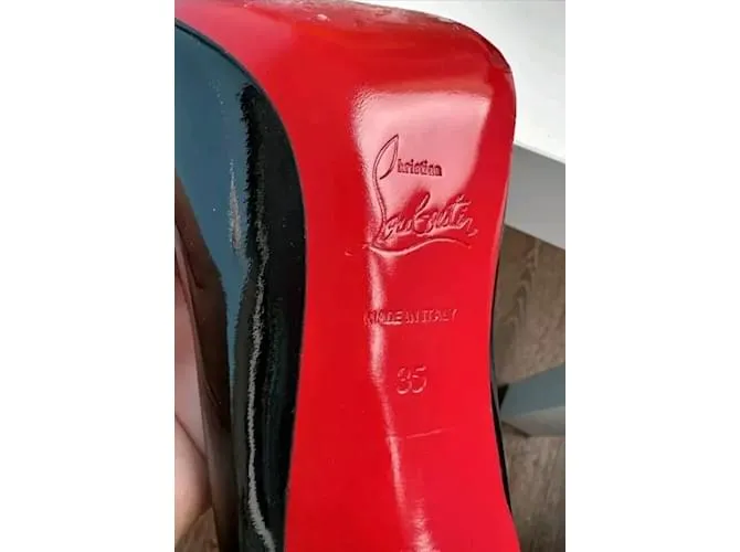 CHRISTIAN LOUBOUTIN Tacones So Kate de charol negro Talla 35IT 