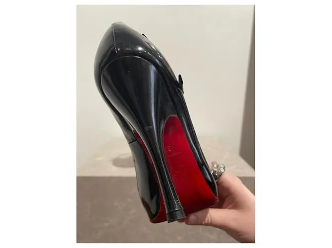 CHRISTIAN LOUBOUTIN Tacones T.UE 37 Cuero Negro 