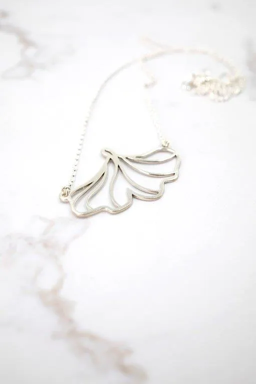 Collar Hoja Lobulada Plata