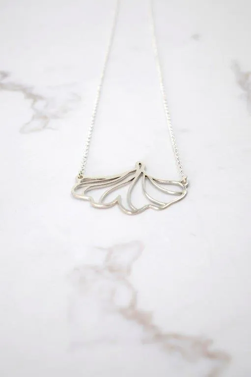 Collar Hoja Lobulada Plata