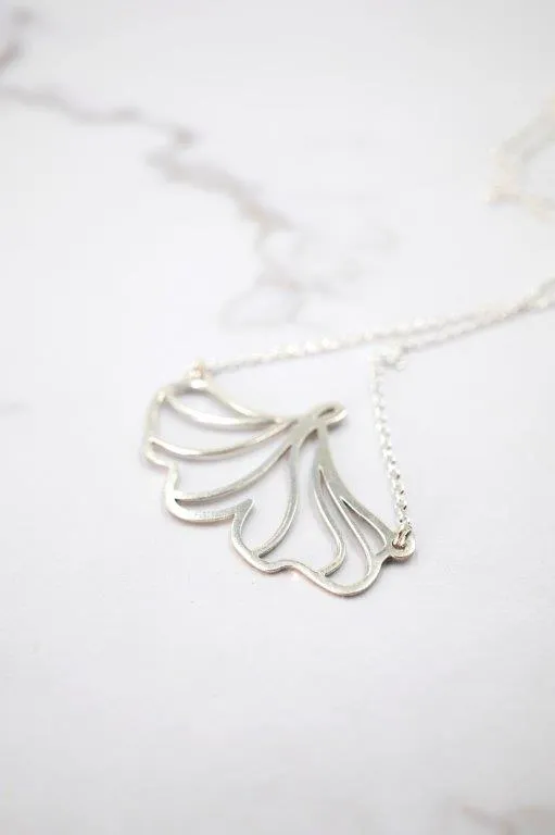 Collar Hoja Lobulada Plata