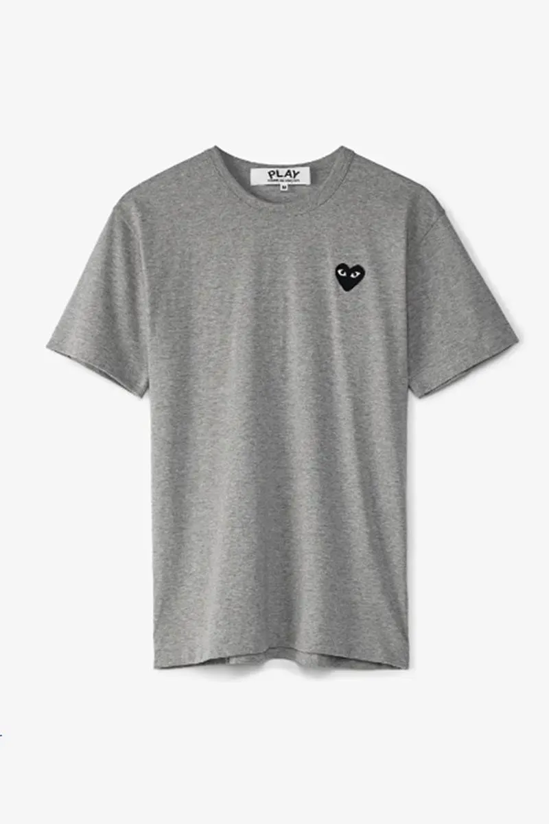 COMME DES GARÇONS PLAY CAMISETA GRIS CON CORAZÓN NEGRO
