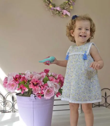 CONJUNTO PARA NIñA DOS PIEZAS. FLORES LIBERTY. MARCA FOQUE. COLECCIóN PV