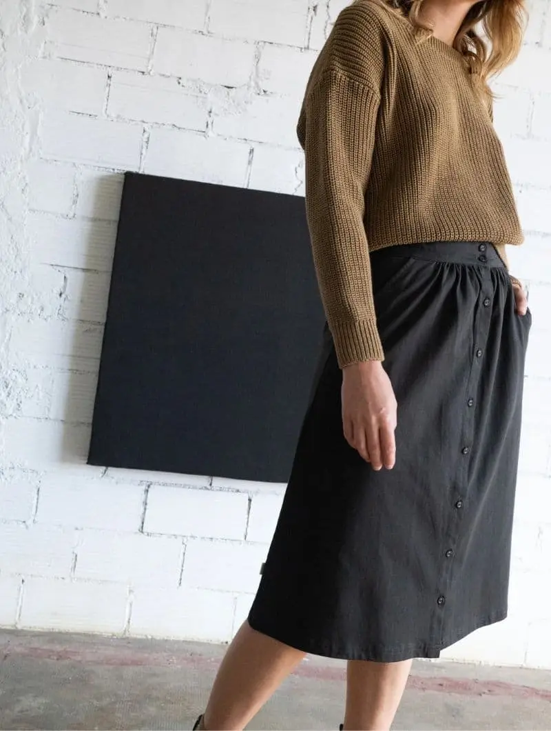 Falda midi lisa de algodón orgánico