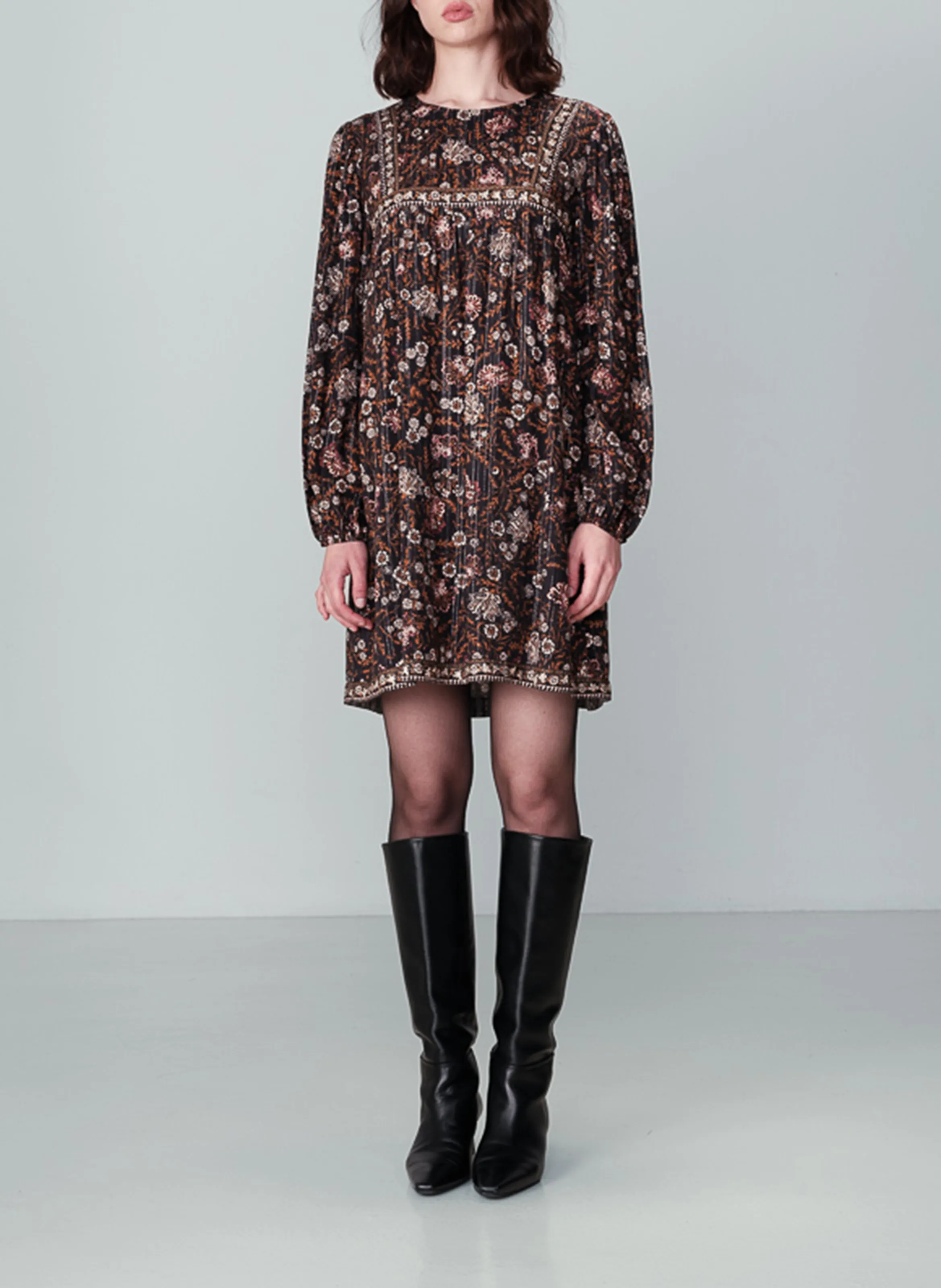 GRACE ET MILA NOLAN  VESTIDO BABYDOLL CORTO ESTAMPADO EN NEGRO