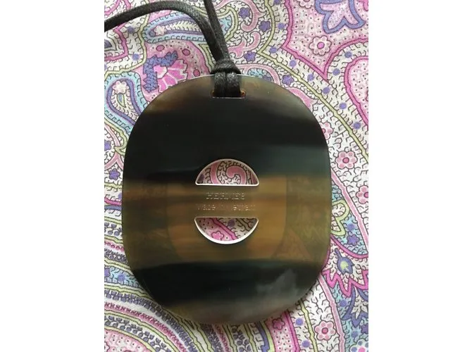 Hermès Collares Castaño 
