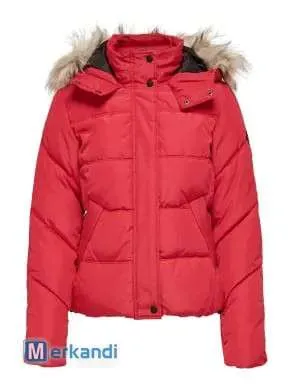 LOTE SURTIDO DE CHAQUETAS Y ABRIGOS PARA MUJER  ALTA CALIDAD EUROPEA REF: 132305