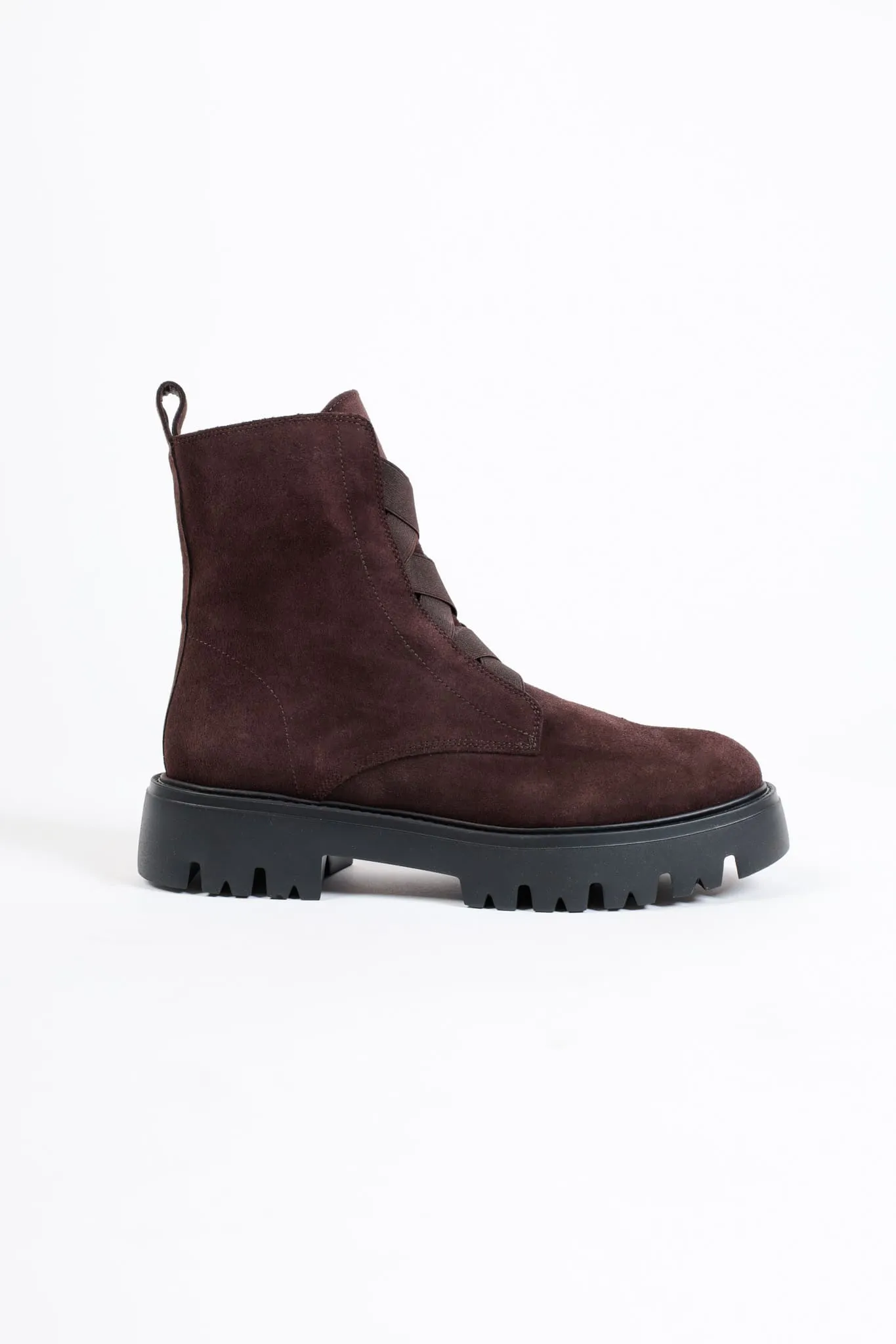 MARA CHOCOLATE EXTRA LIGHT ANKLE BOOTS WITH ELASTICS AND NOTCHED SOLES