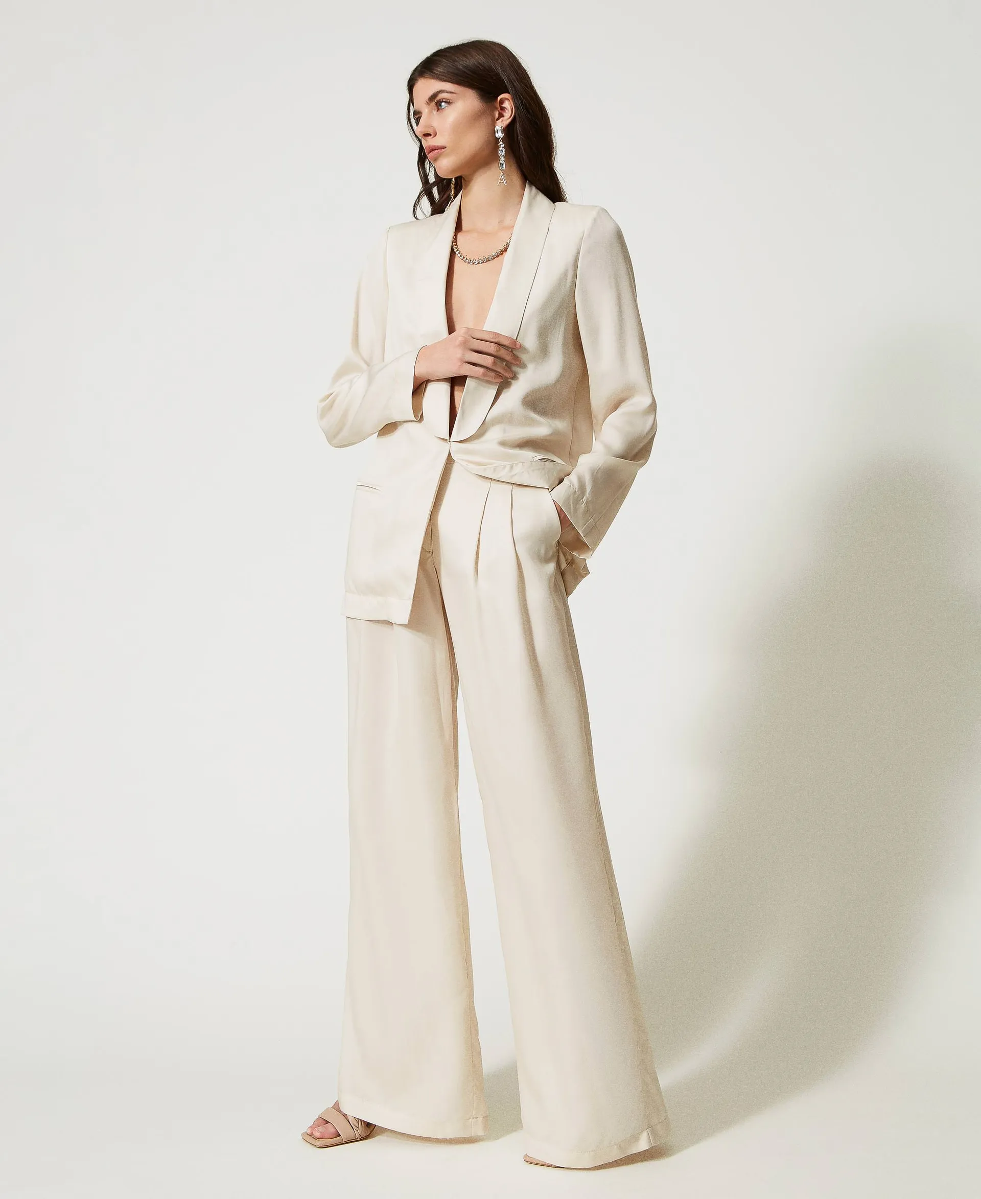 Pantalón palazzo con pliegues