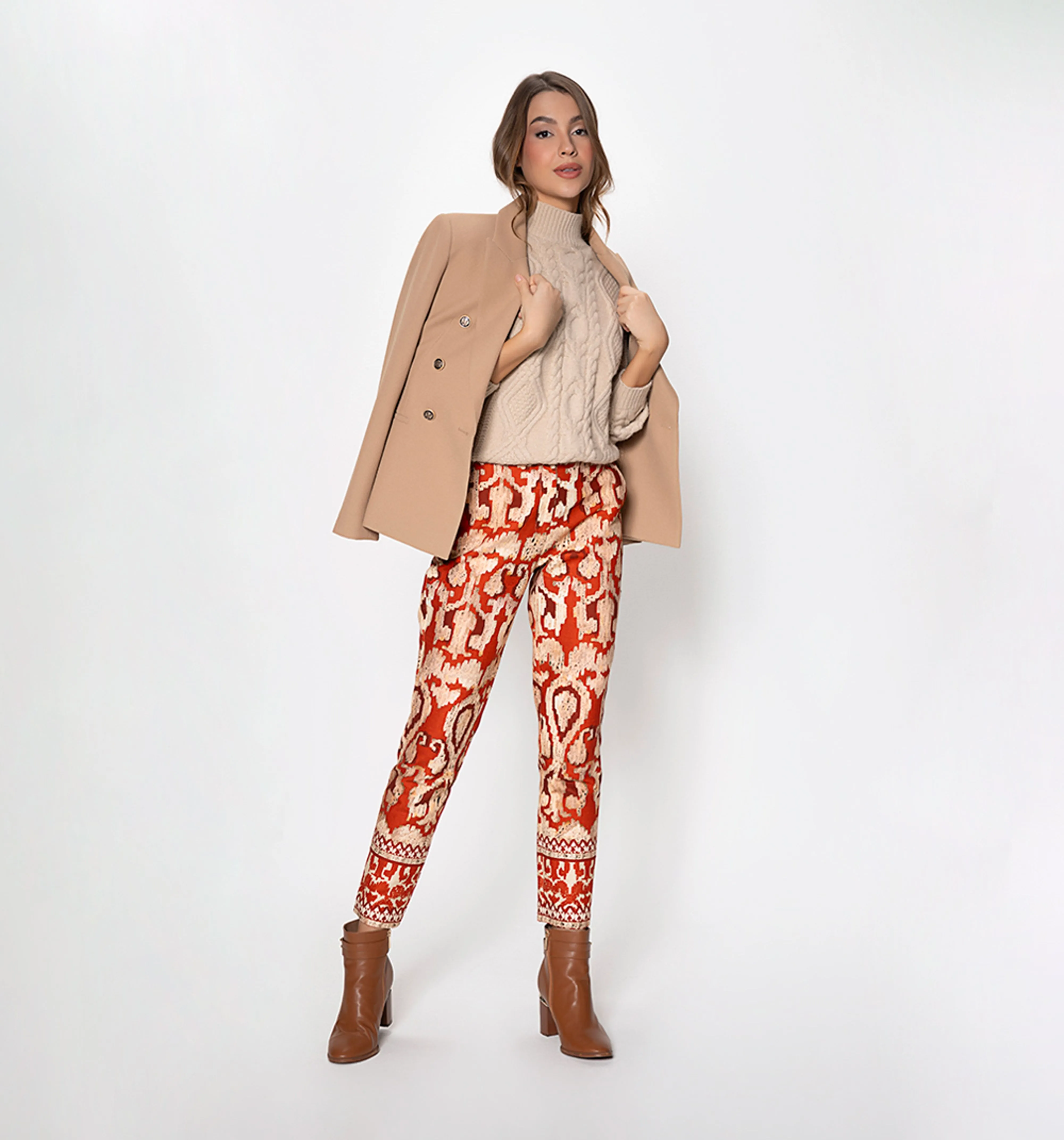 Pantalon chino tiro alto