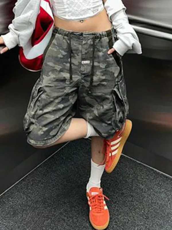 Pantalones cortos de mezclilla de camuflaje con bolsillo tridimensional retro americano