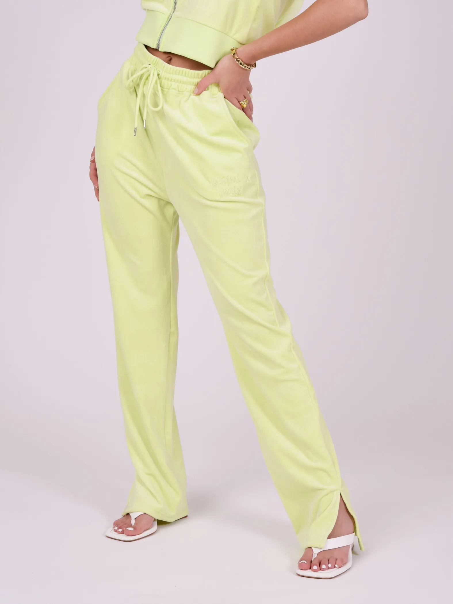 Pantalones holgados de terciopelo