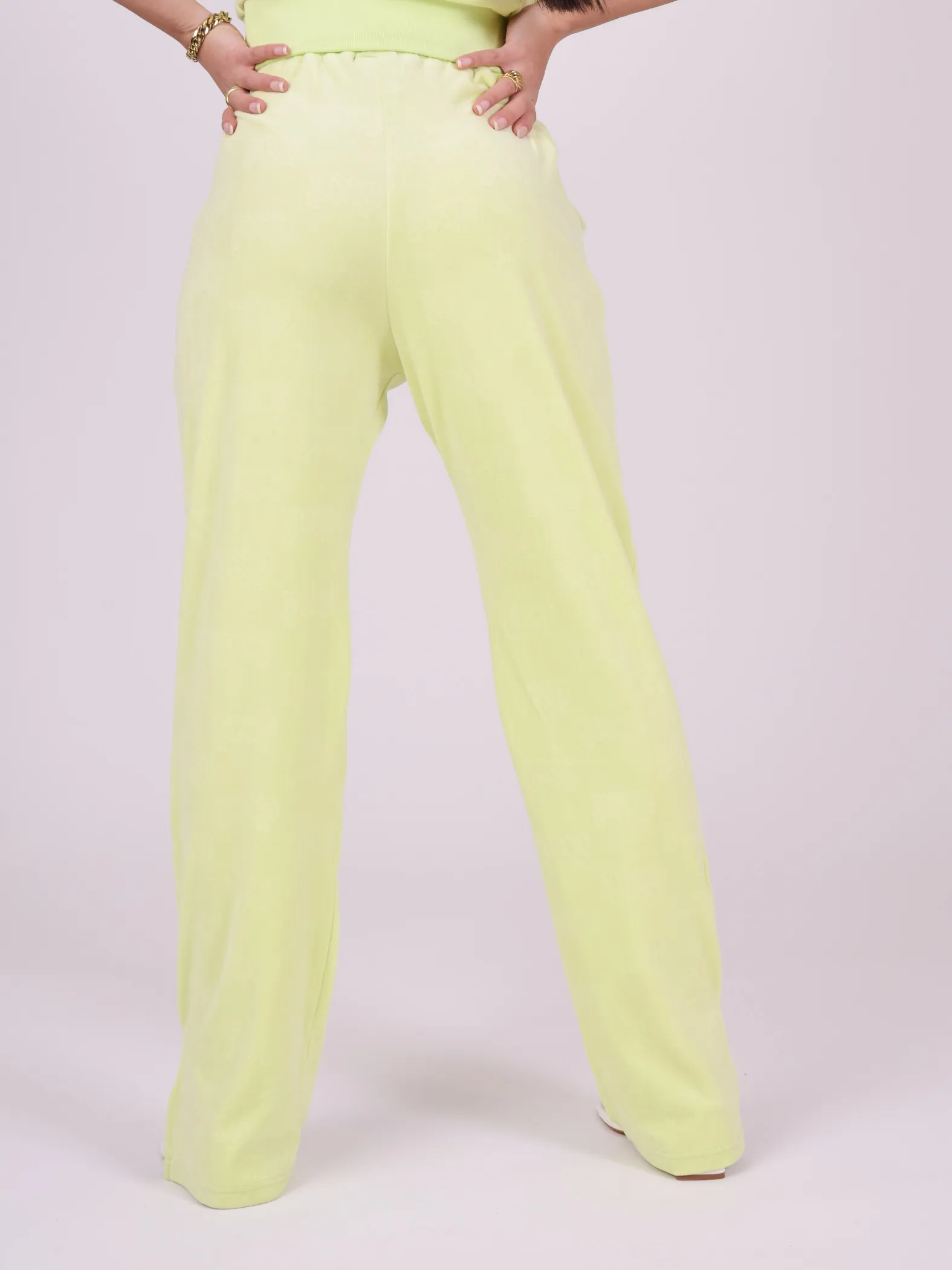 Pantalones holgados de terciopelo