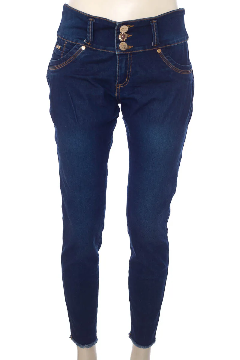 PANTALóN COLOR AZUL  MARA