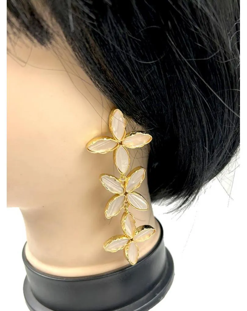 PENDIENTES BLANCOS LARGOS MUY ELEGANTES PARA BODAS