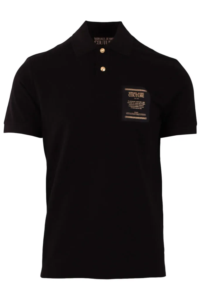 Polo negro con parche de logo dorado