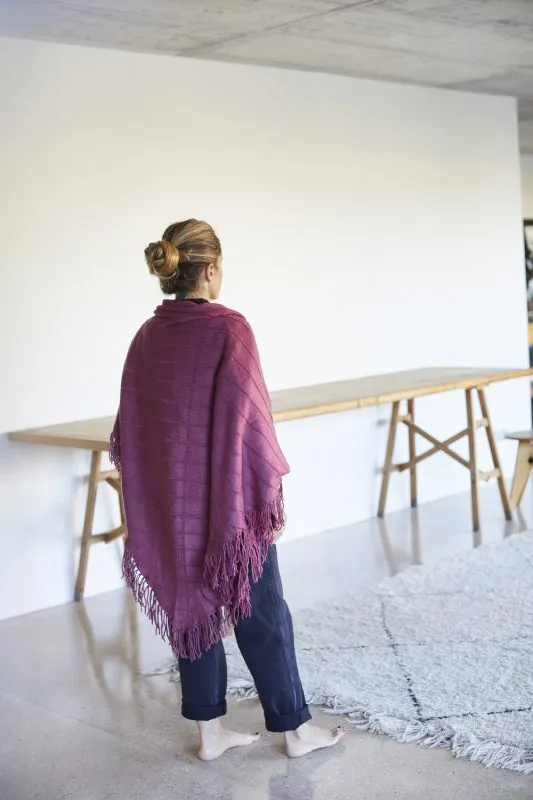 Poncho de lana merino rosa