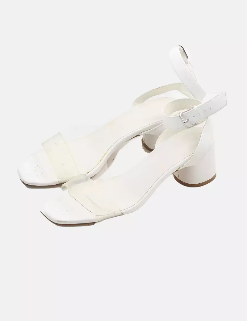 Pull&Bear Sandalia tacón blanco