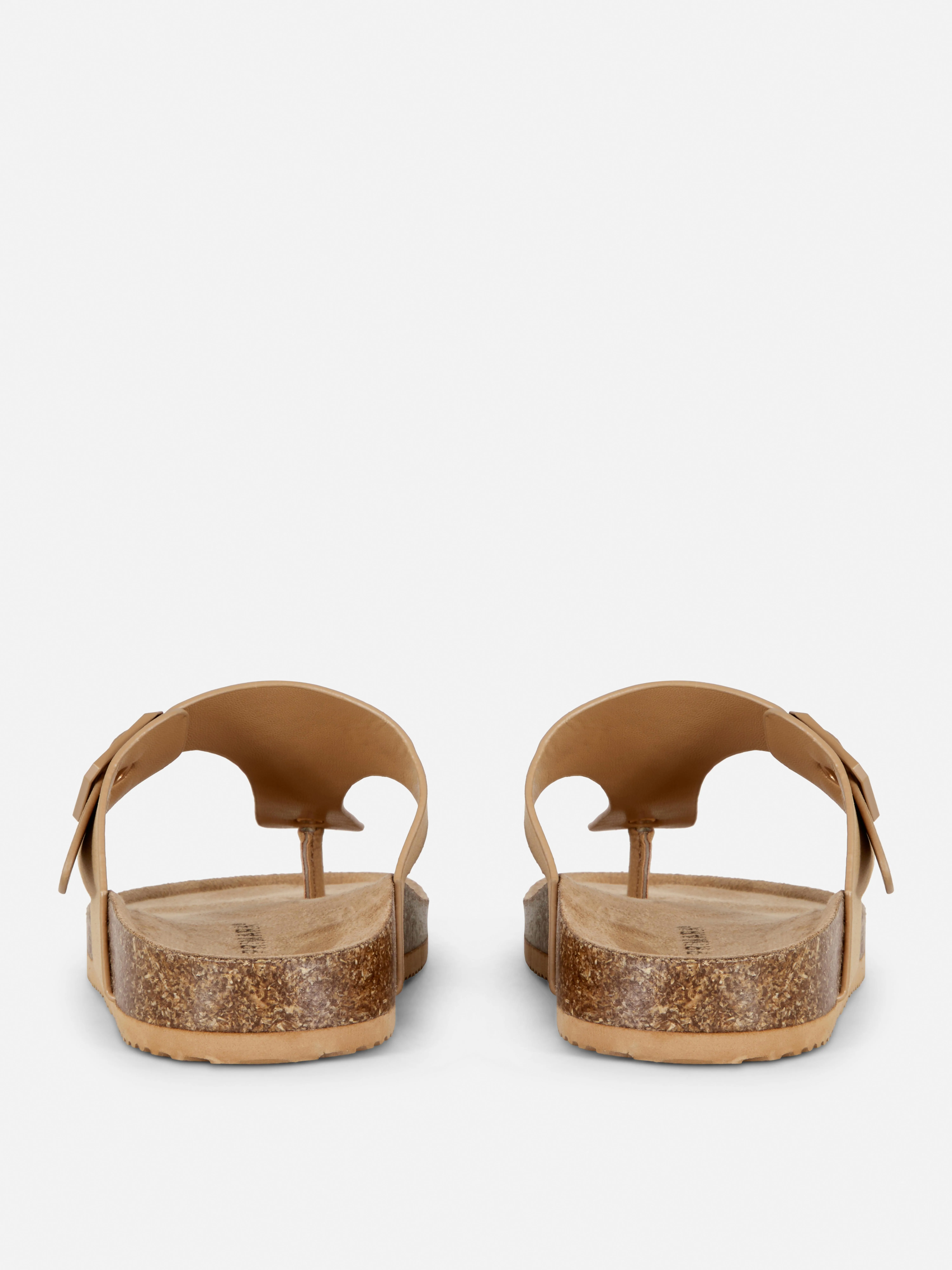 Sandalias con tiras en «T» y plantilla de corcho