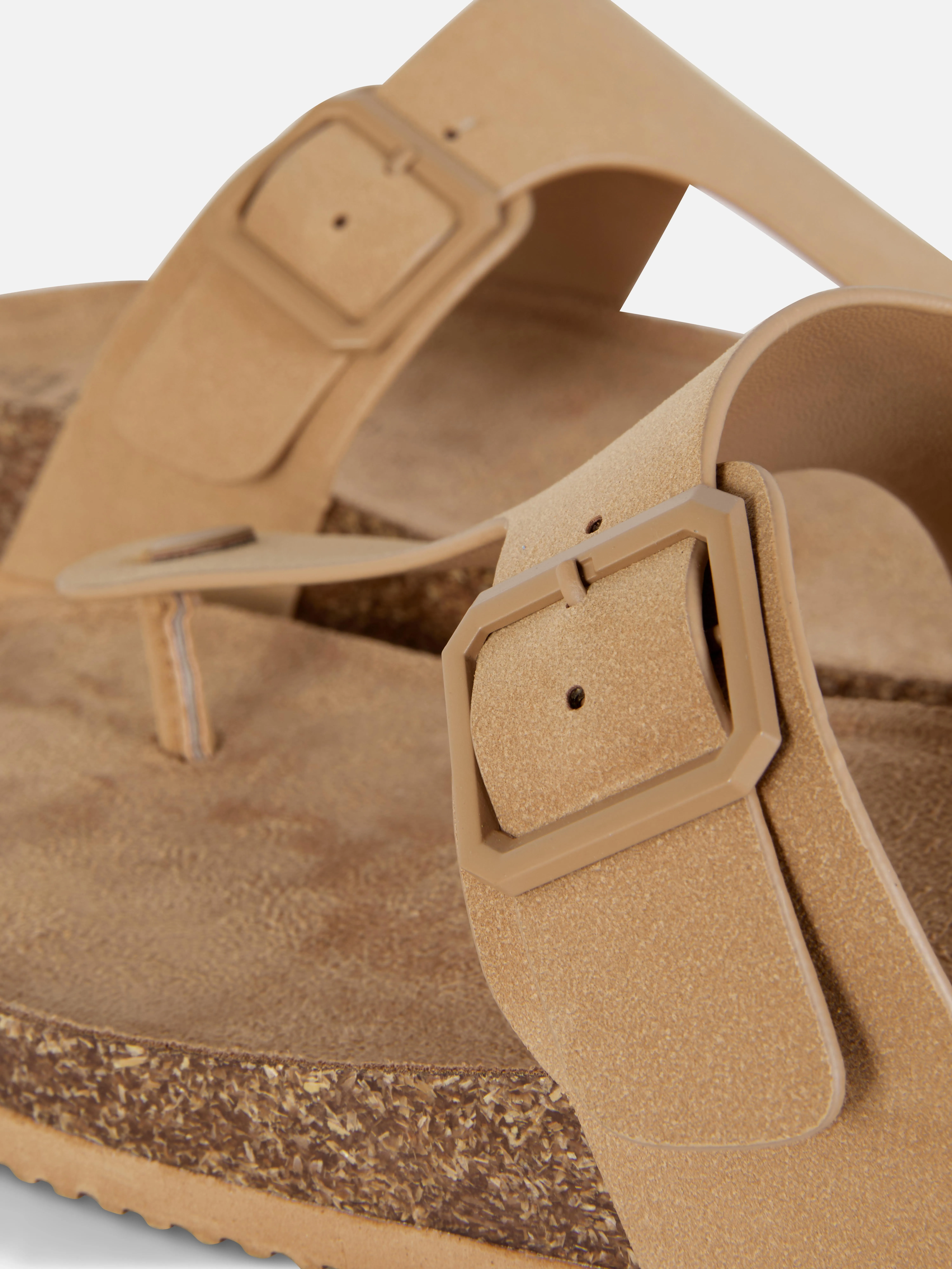 Sandalias con tiras en «T» y plantilla de corcho