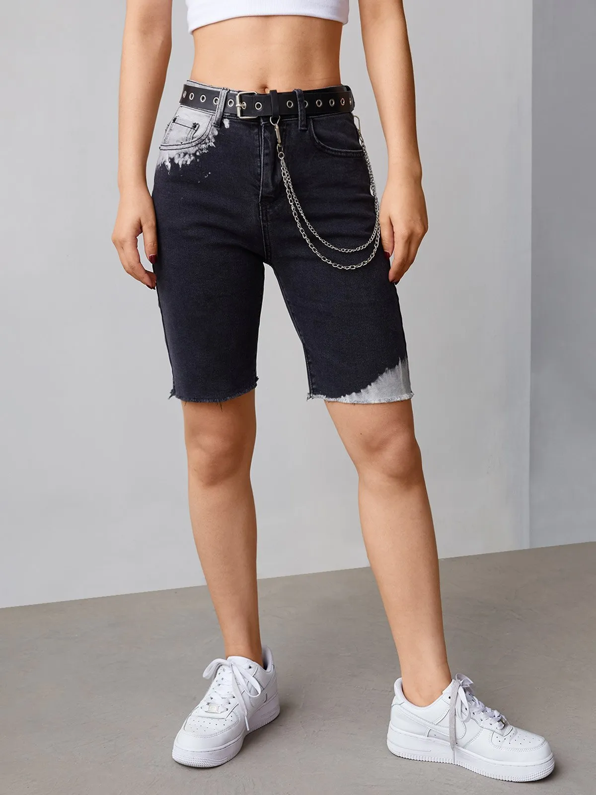 Shorts ciclistas de mezclilla blanqueados