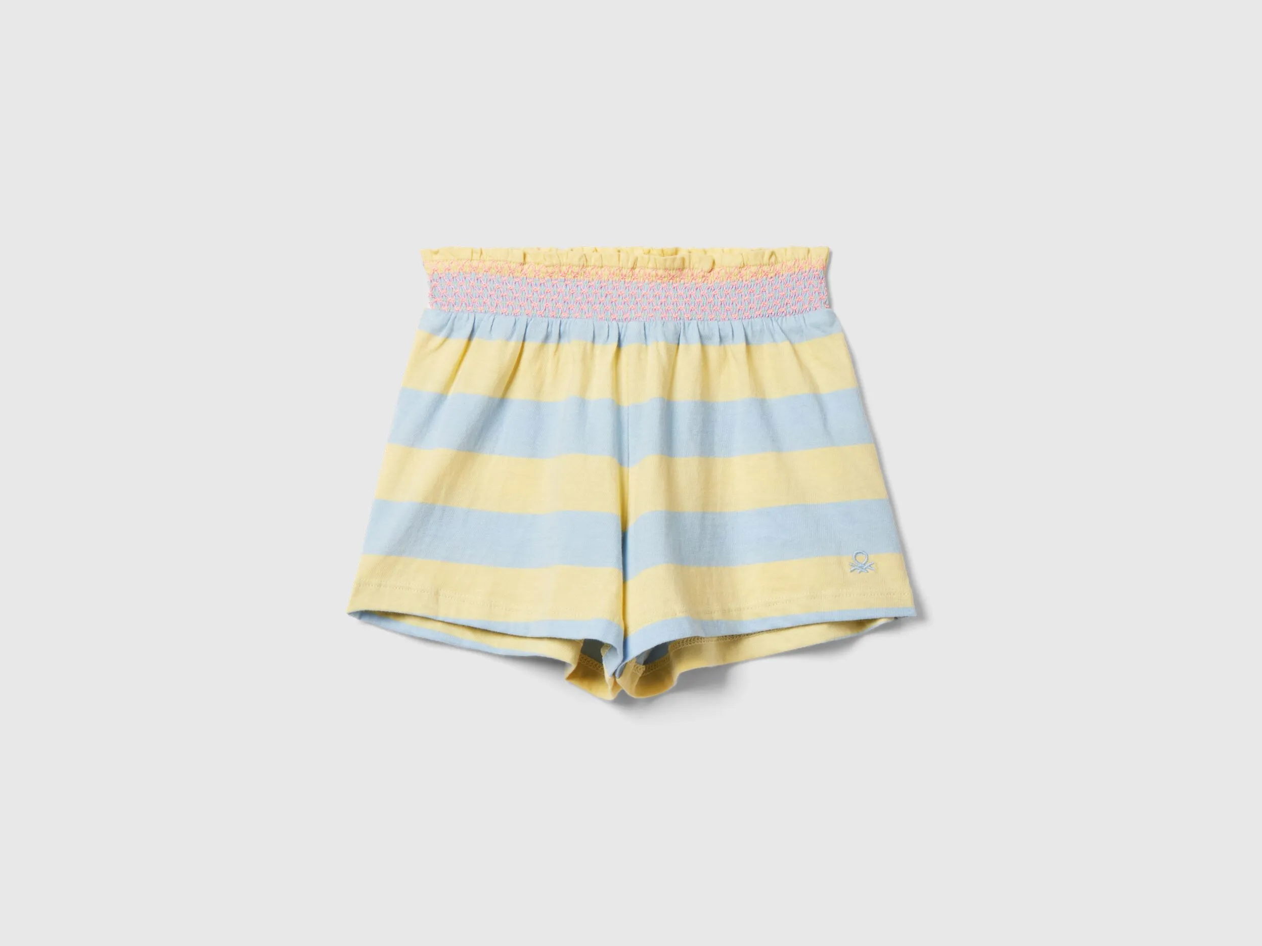 Shorts de rayas con volantes
