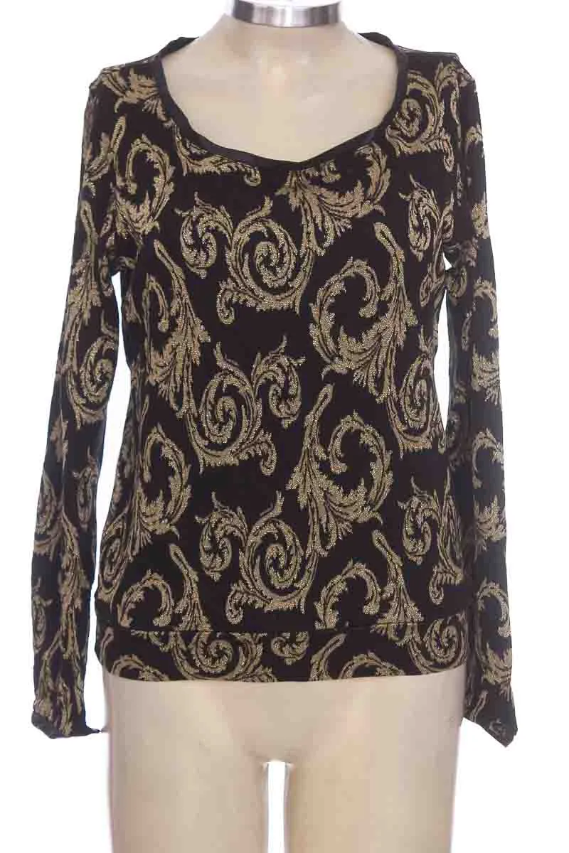 SWEATER COLOR NEGRO  BASEMENT
