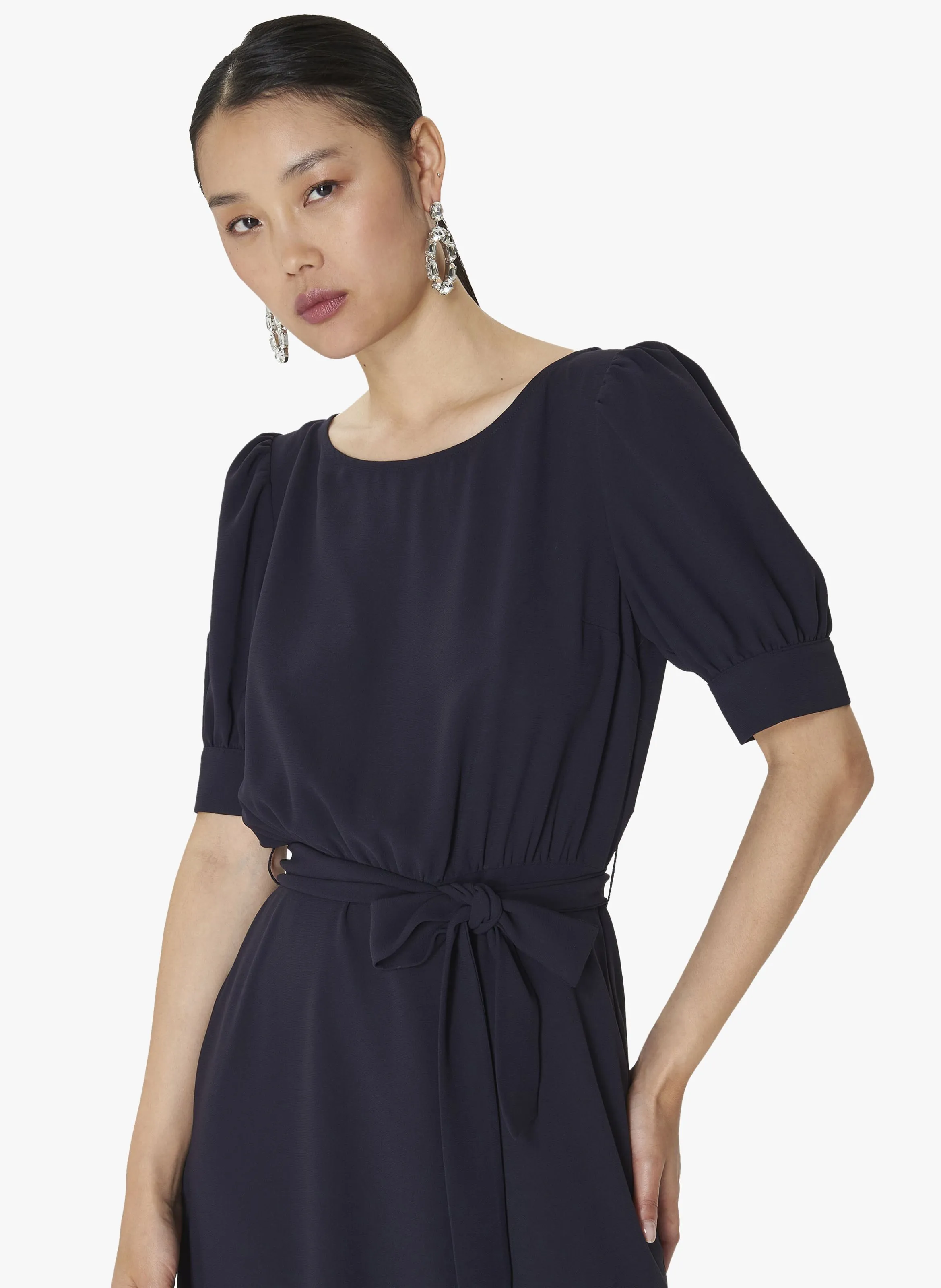 TARA JARMON RILLYTIS  VESTIDO MIDI CON CUELLO REDONDO EN AZUL