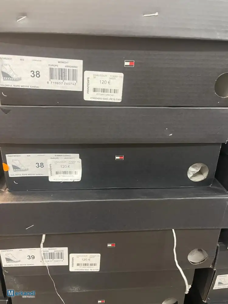 Tommy Hilfiger/Tommy Jeans stock shoes