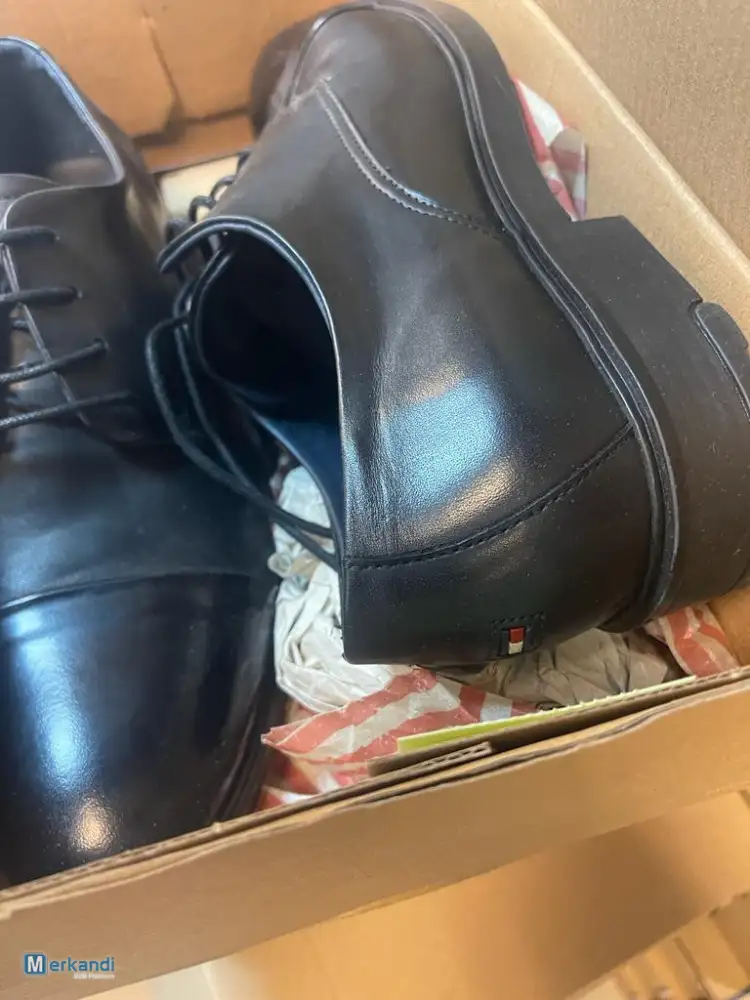 Tommy Hilfiger/Tommy Jeans stock shoes