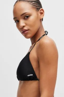 Top de bikini triangular con tira de la marca y detalle de logo